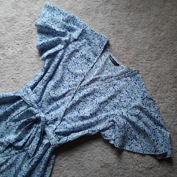 Floral Dress - Picture 2 of 6